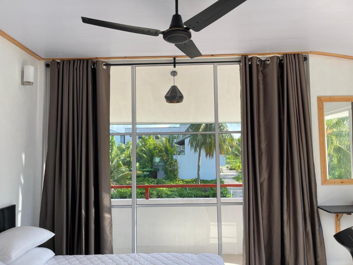 Dacha Thoddoo White Sand Экстерьер фото