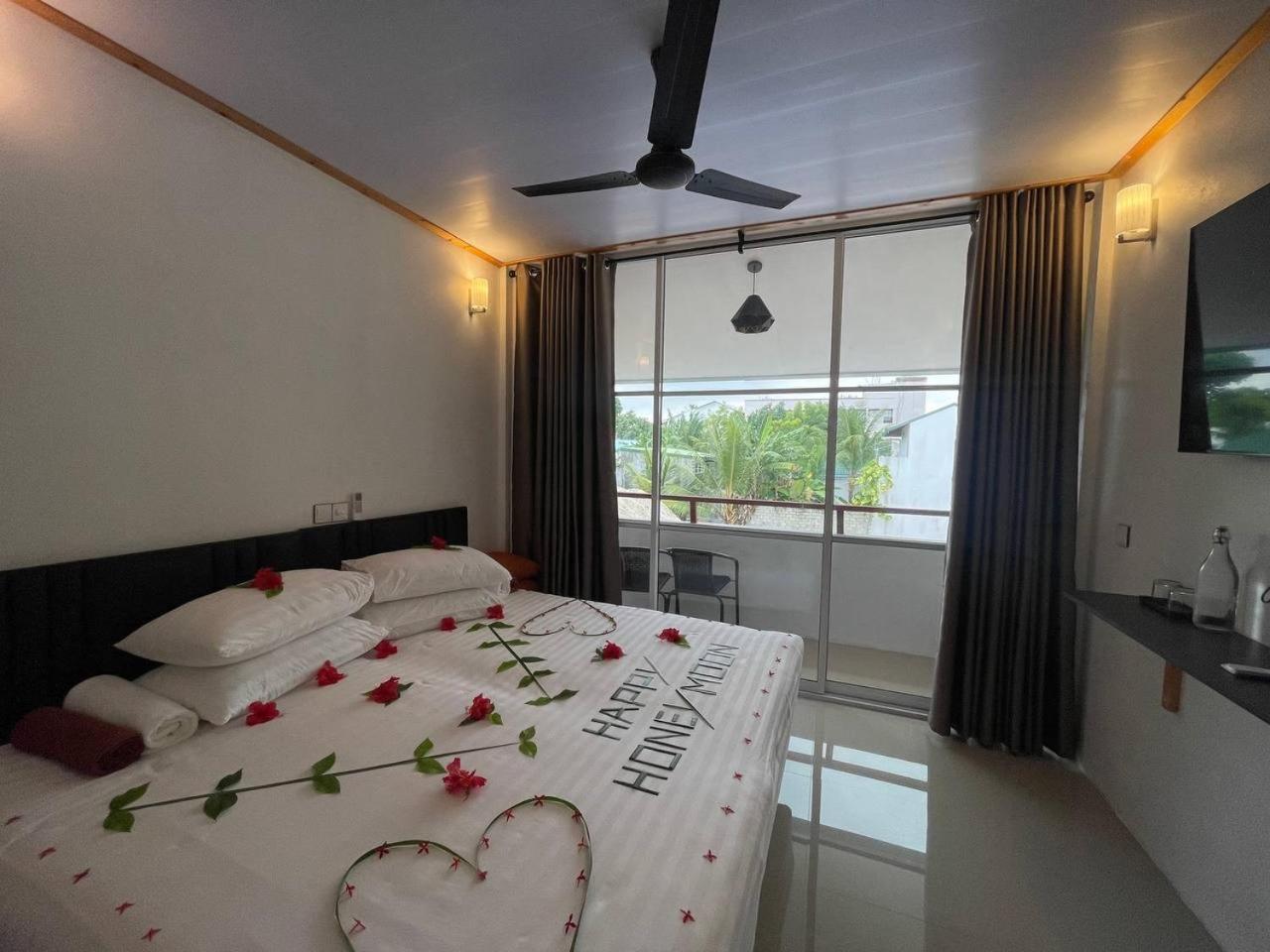 Dacha Thoddoo White Sand Экстерьер фото