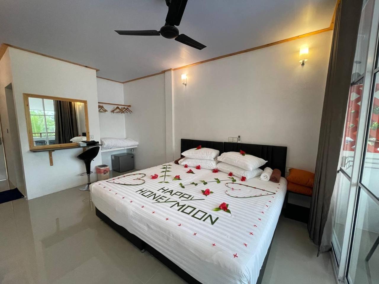 Dacha Thoddoo White Sand Экстерьер фото