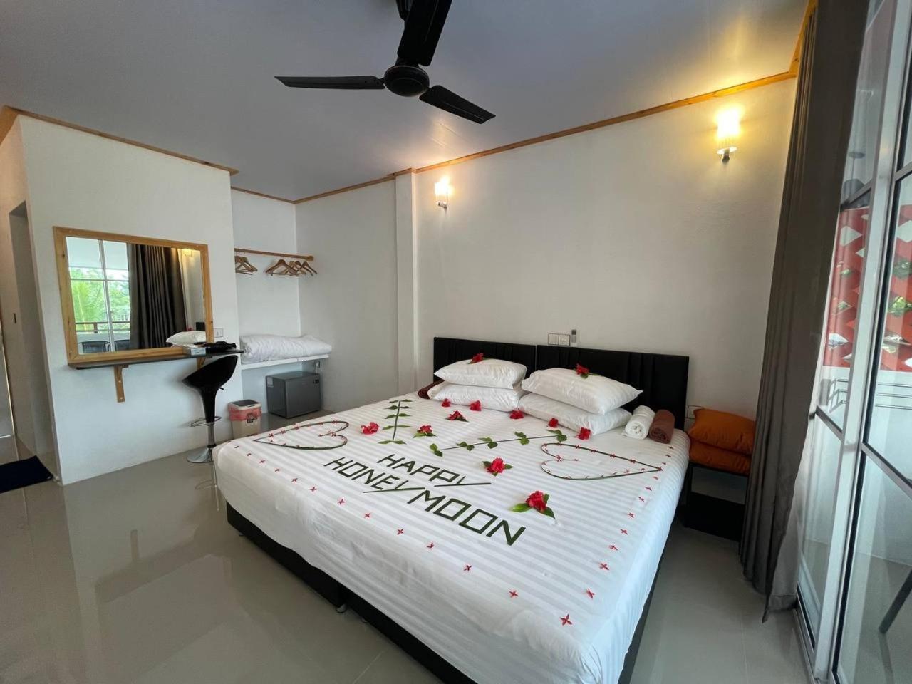Dacha Thoddoo White Sand Экстерьер фото
