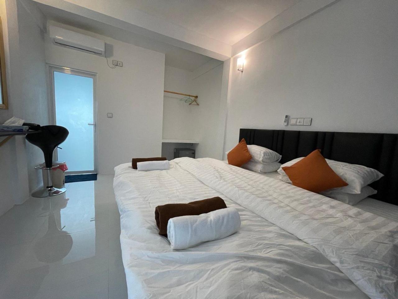 Dacha Thoddoo White Sand Экстерьер фото