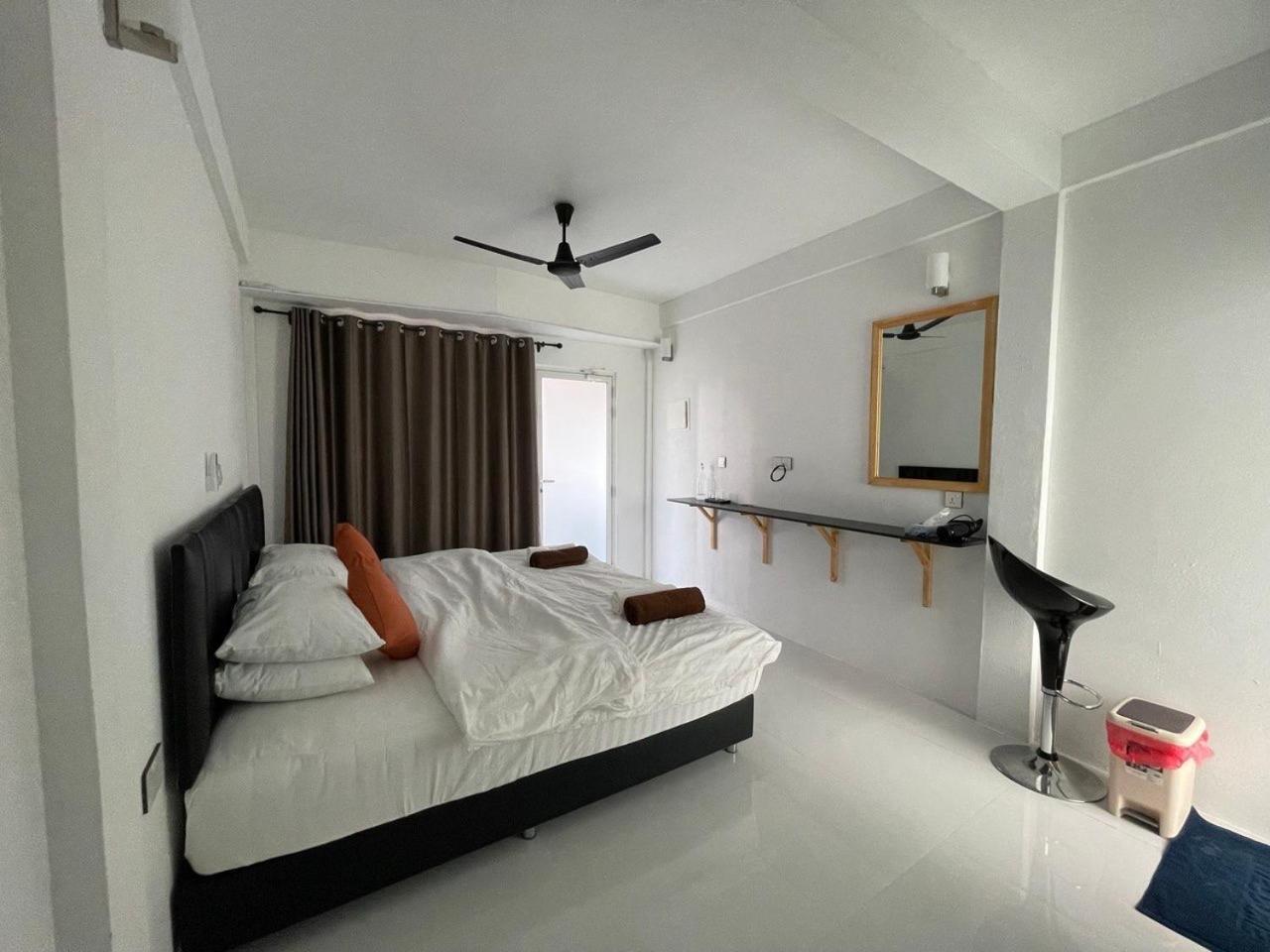 Dacha Thoddoo White Sand Экстерьер фото