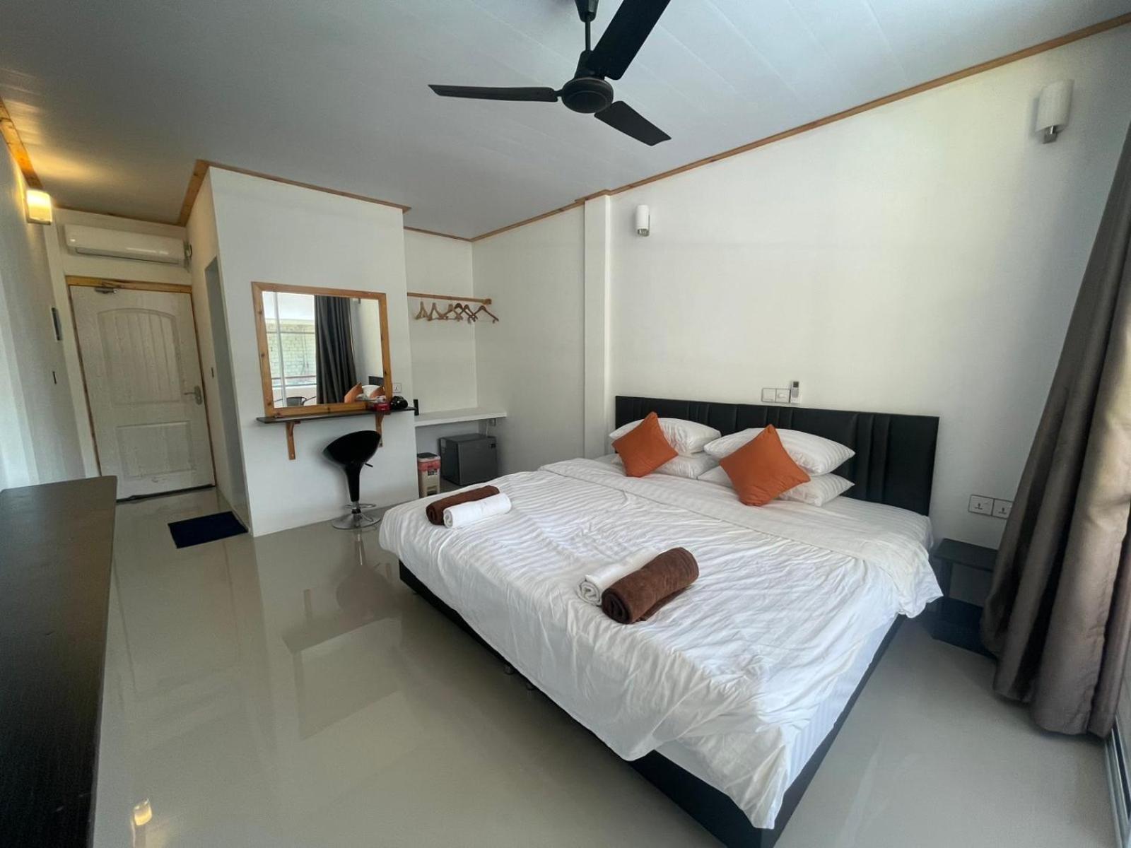 Dacha Thoddoo White Sand Экстерьер фото